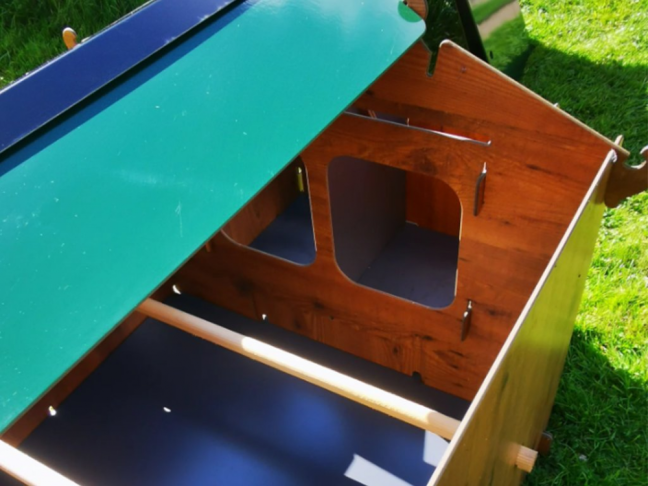 Laminátový kurník pro slepice Polly Chalet 2XL
