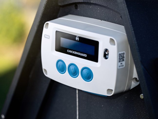Automatické otevírání a zavírání kurníku CHICKEN GUARD PRO