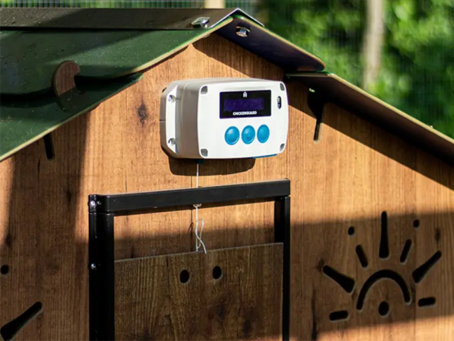 Automatické otevírání a zavírání kurníku CHICKEN GUARD PRO SOLAR