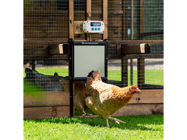 Komplet automatického otevírání a zavírání kurníku CHICKEN GUARD PRO 25x30 SOLAR KIT